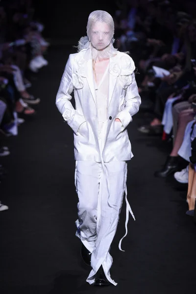 Look 20